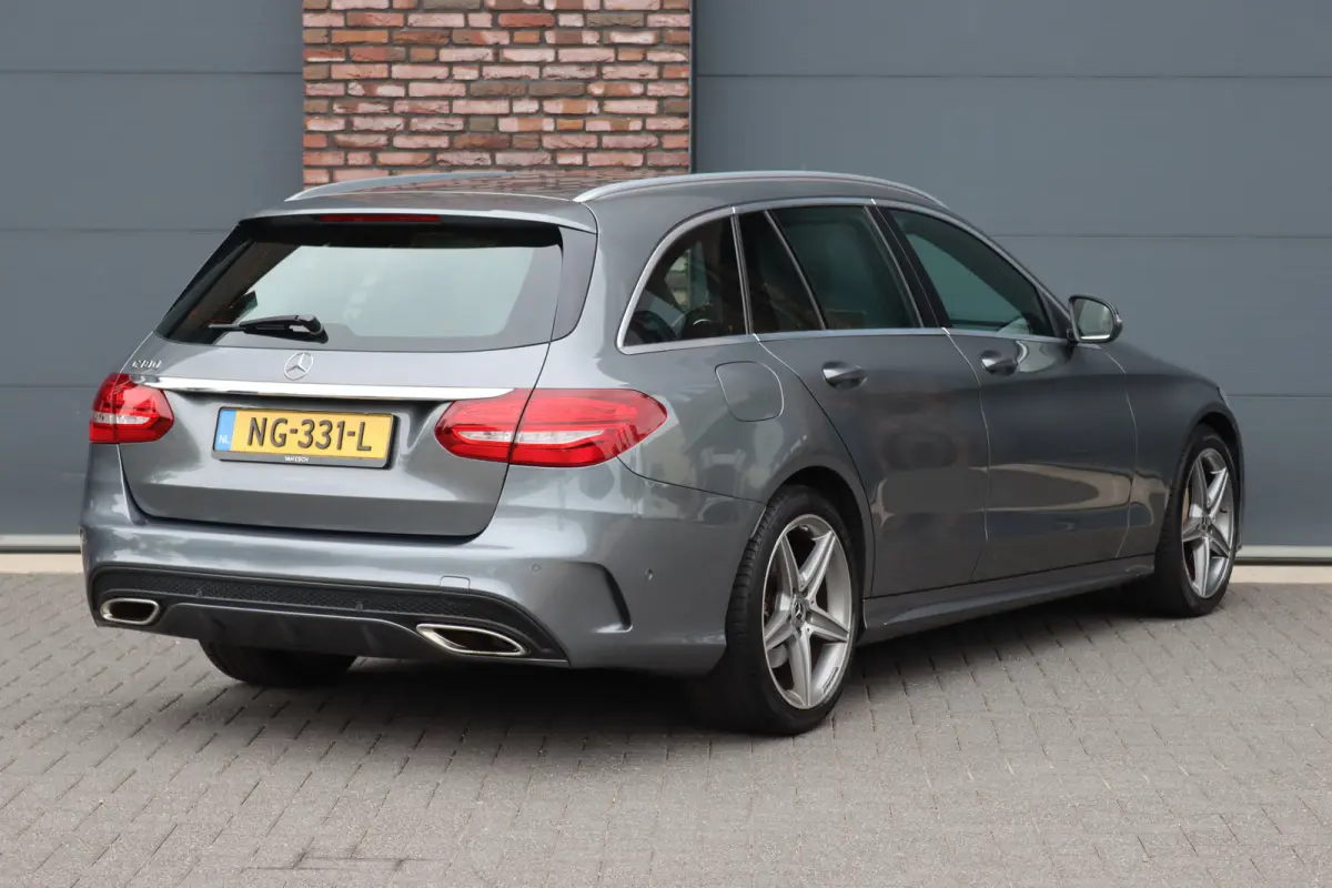 180 AMG Sport Edition | Dealer onderhouden | Zonnerollo's | Navigatie | Stoelverwarming | Leder | Cruise Control |