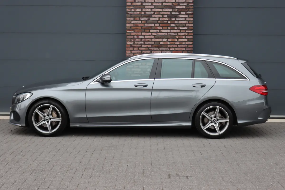 180 AMG Sport Edition | Dealer onderhouden | Zonnerollo's | Navigatie | Stoelverwarming | Leder | Cruise Control |