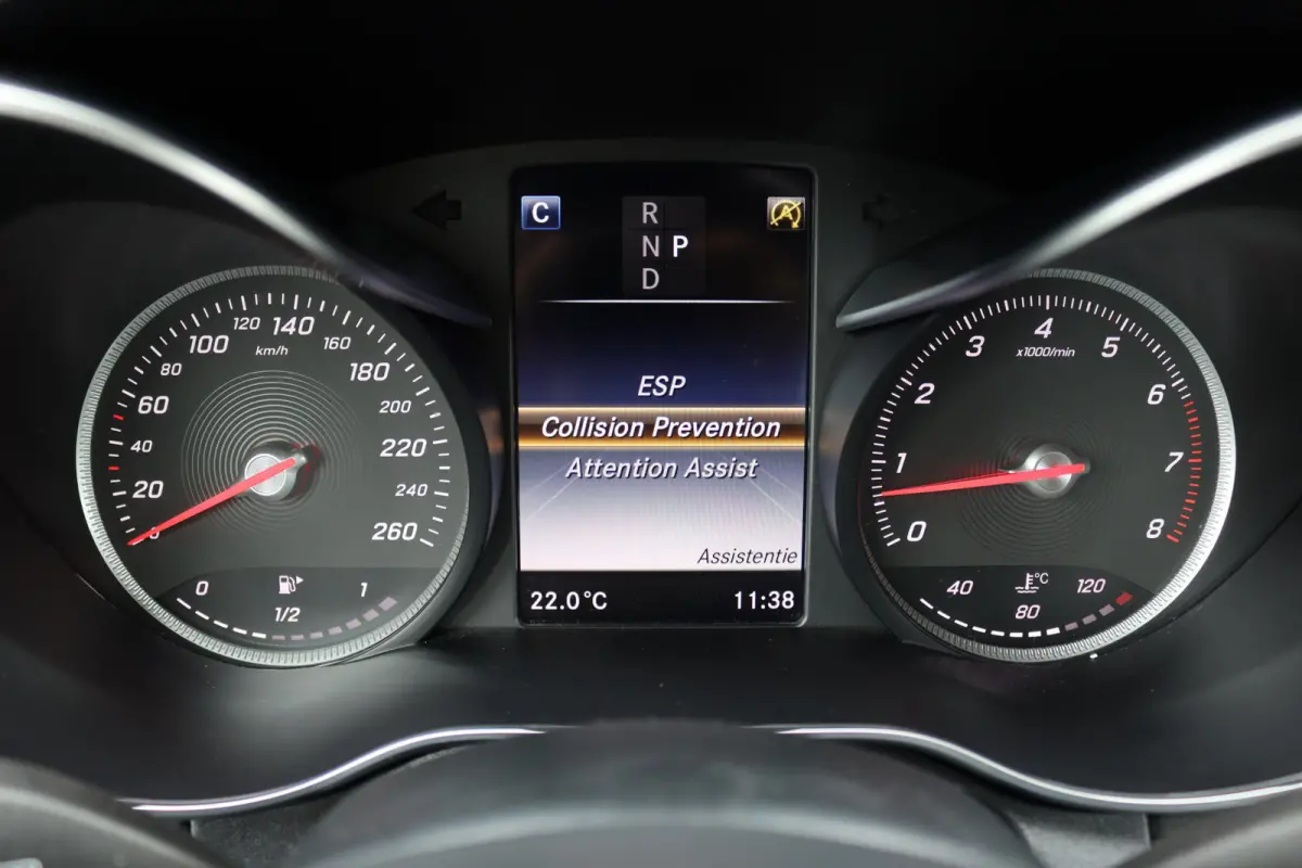 180 AMG Sport Edition | Dealer onderhouden | Zonnerollo's | Navigatie | Stoelverwarming | Leder | Cruise Control |