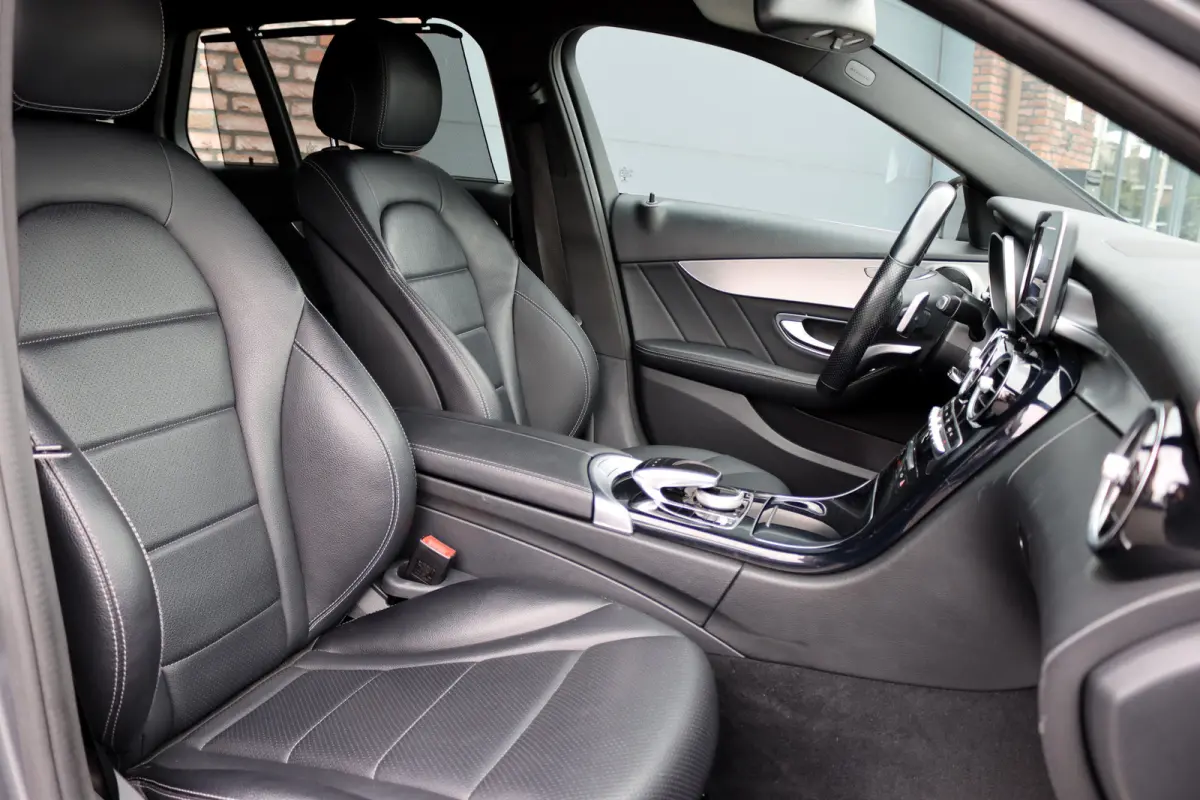 180 AMG Sport Edition | Dealer onderhouden | Zonnerollo's | Navigatie | Stoelverwarming | Leder | Cruise Control |