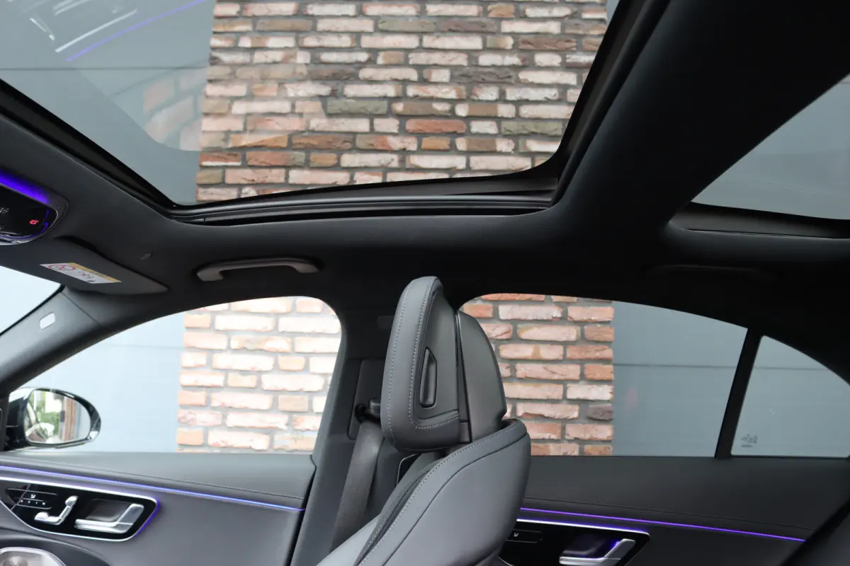 400 e 4MATIC AMG Line | Luchtvering | Achterasbesturing | Hyperscreen | Distronic+ | Trekhaak | Digital Light | HUD | Burmester | Achterbank Verwarmd |3D-Display |