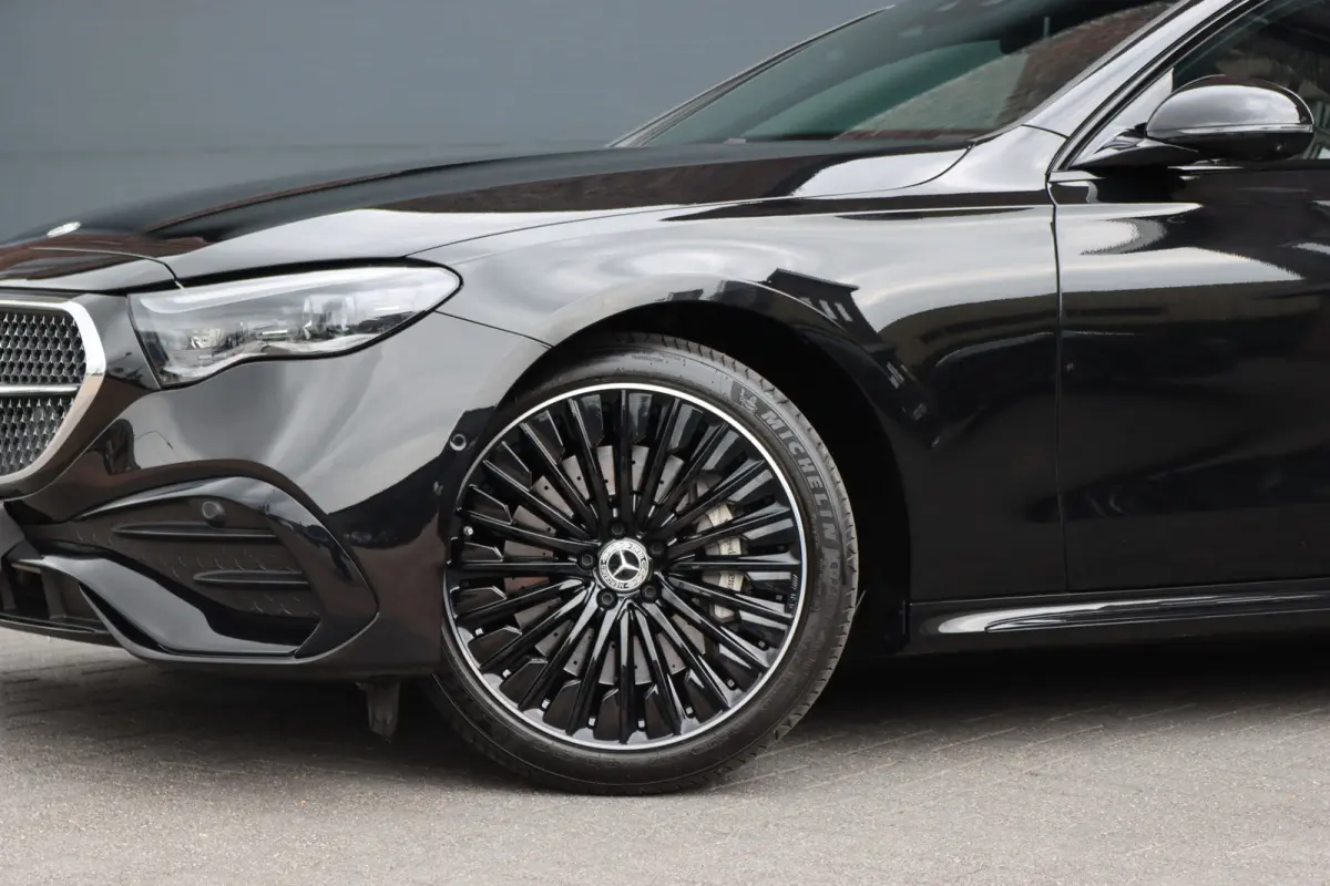 400 e 4MATIC AMG Line | Luchtvering | Achterasbesturing | Hyperscreen | Distronic+ | Trekhaak | Digital Light | HUD | Burmester | Achterbank Verwarmd |3D-Display |
