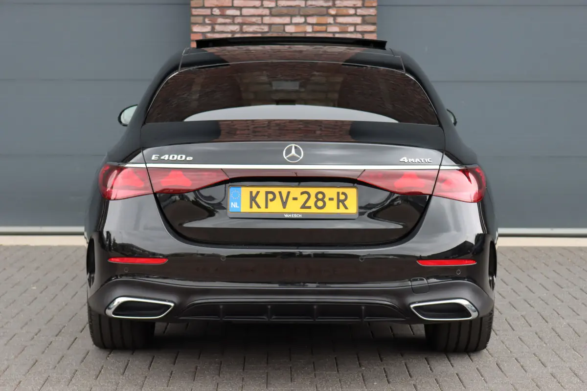 400 e 4MATIC AMG Line | Luchtvering | Achterasbesturing | Hyperscreen | Distronic+ | Trekhaak | Digital Light | HUD | Burmester | Achterbank Verwarmd |3D-Display |