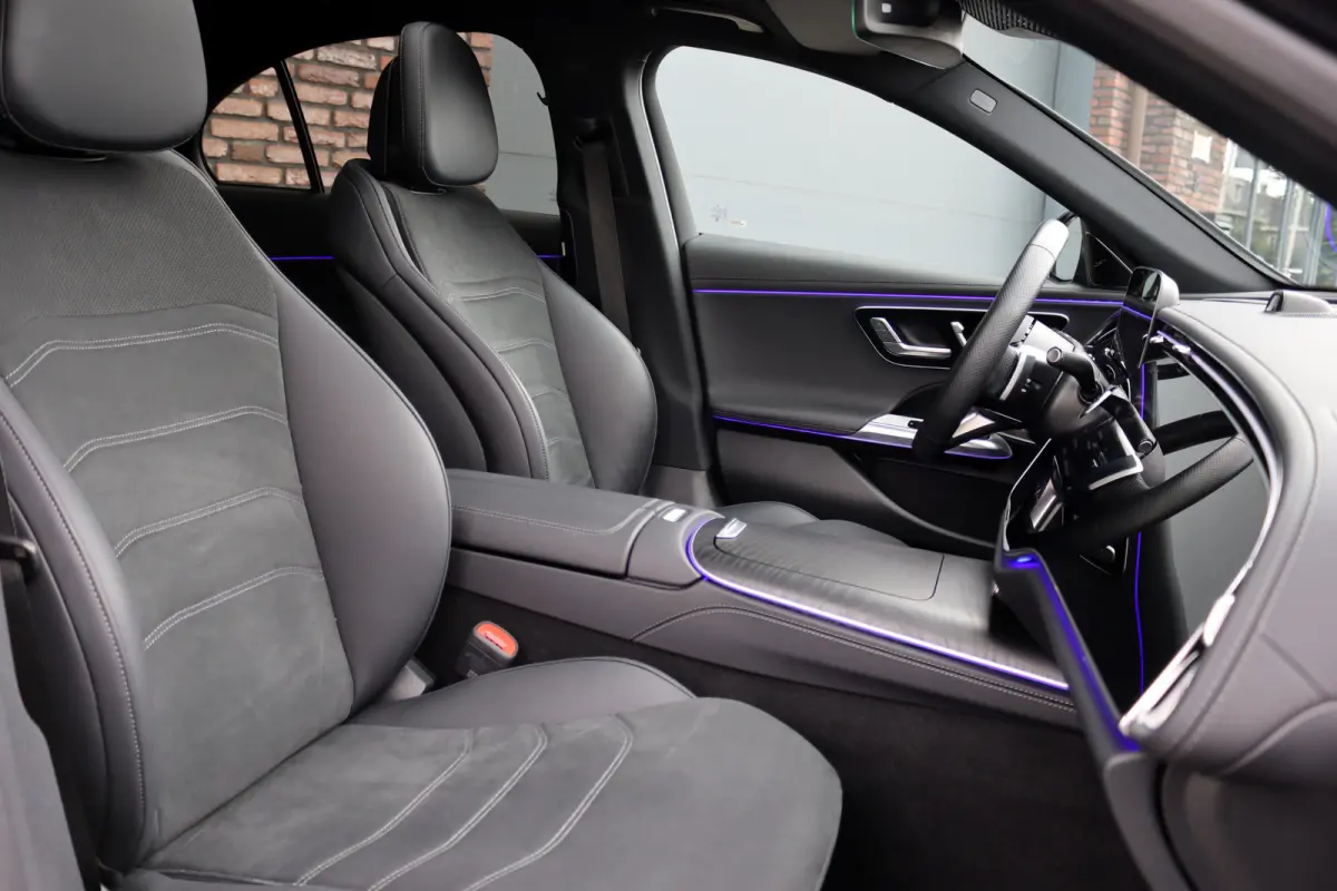 400 e 4MATIC AMG Line | Luchtvering | Achterasbesturing | Hyperscreen | Distronic+ | Trekhaak | Digital Light | HUD | Burmester | Achterbank Verwarmd |3D-Display |
