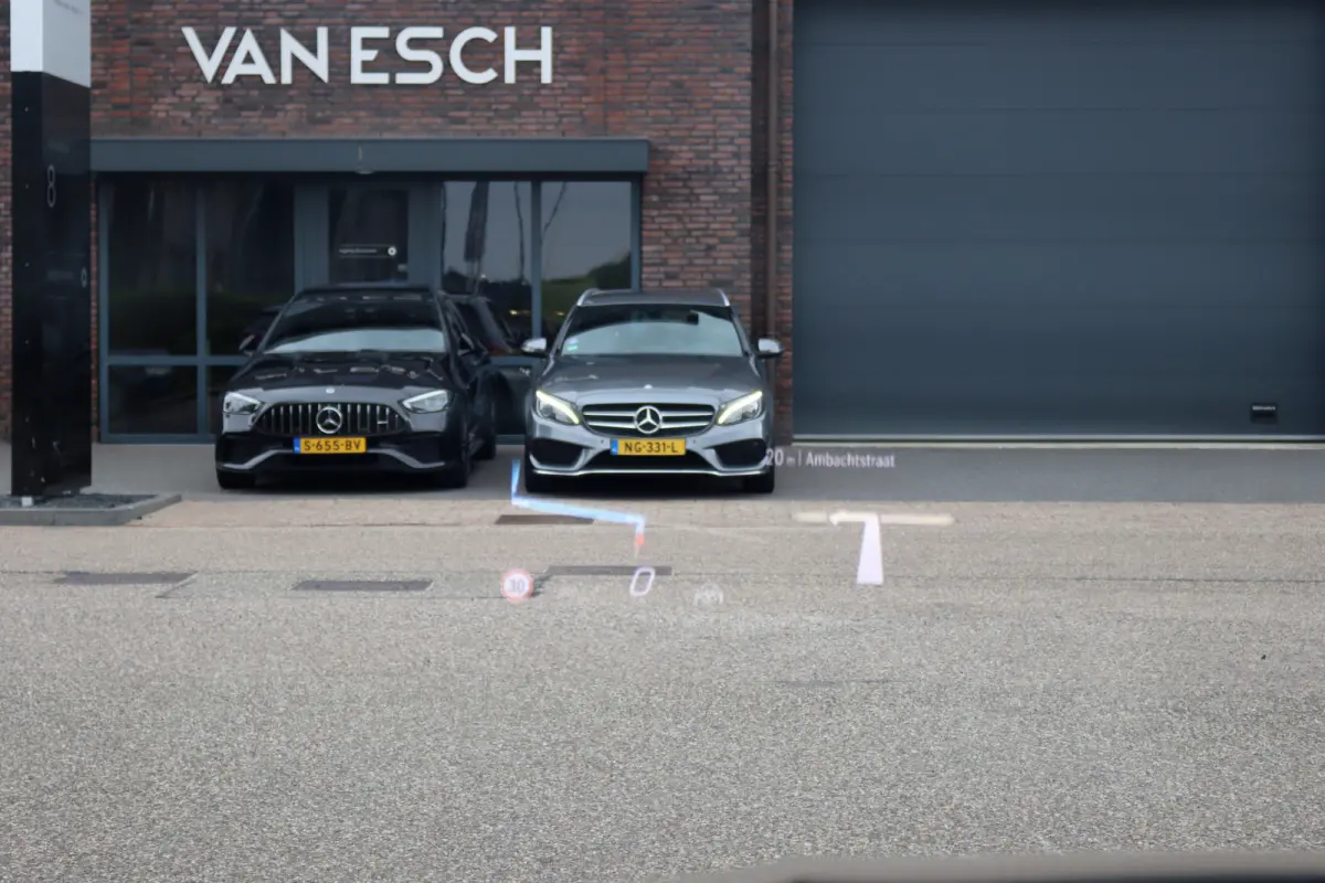 400 e 4MATIC AMG Line | Luchtvering | Achterasbesturing | Hyperscreen | Distronic+ | Trekhaak | Digital Light | HUD | Burmester | Achterbank Verwarmd |3D-Display |