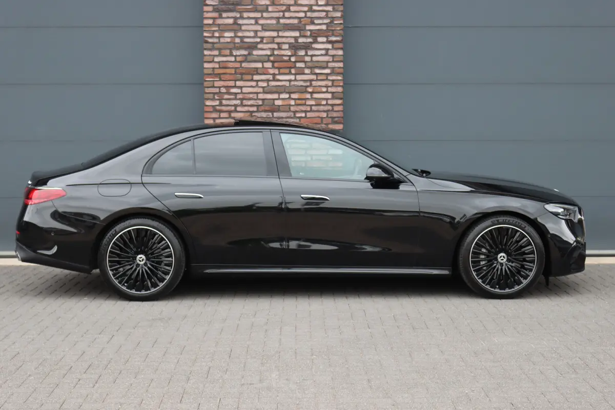 400 e 4MATIC AMG Line | Luchtvering | Achterasbesturing | Hyperscreen | Distronic+ | Trekhaak | Digital Light | HUD | Burmester | Achterbank Verwarmd |3D-Display |