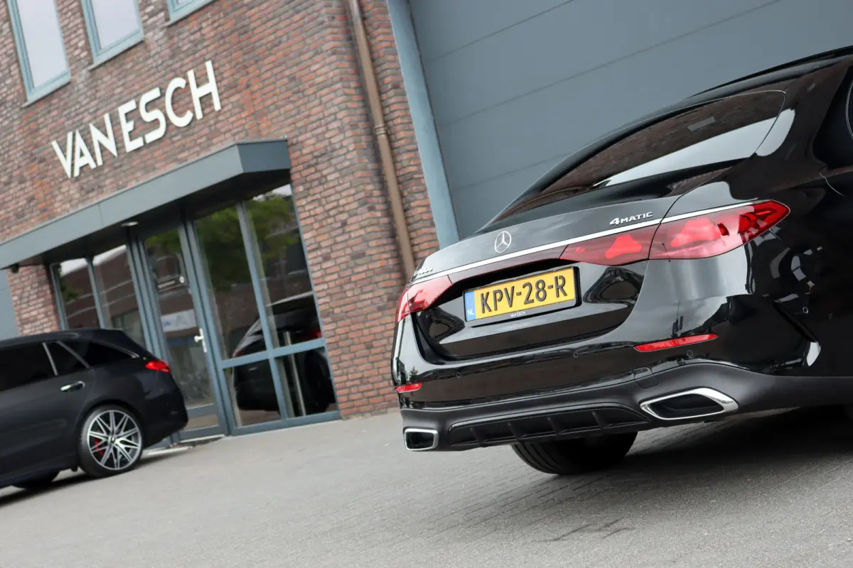 400 e 4MATIC AMG Line | Luchtvering | Achterasbesturing | Hyperscreen | Distronic+ | Trekhaak | Digital Light | HUD | Burmester | Achterbank Verwarmd |3D-Display |