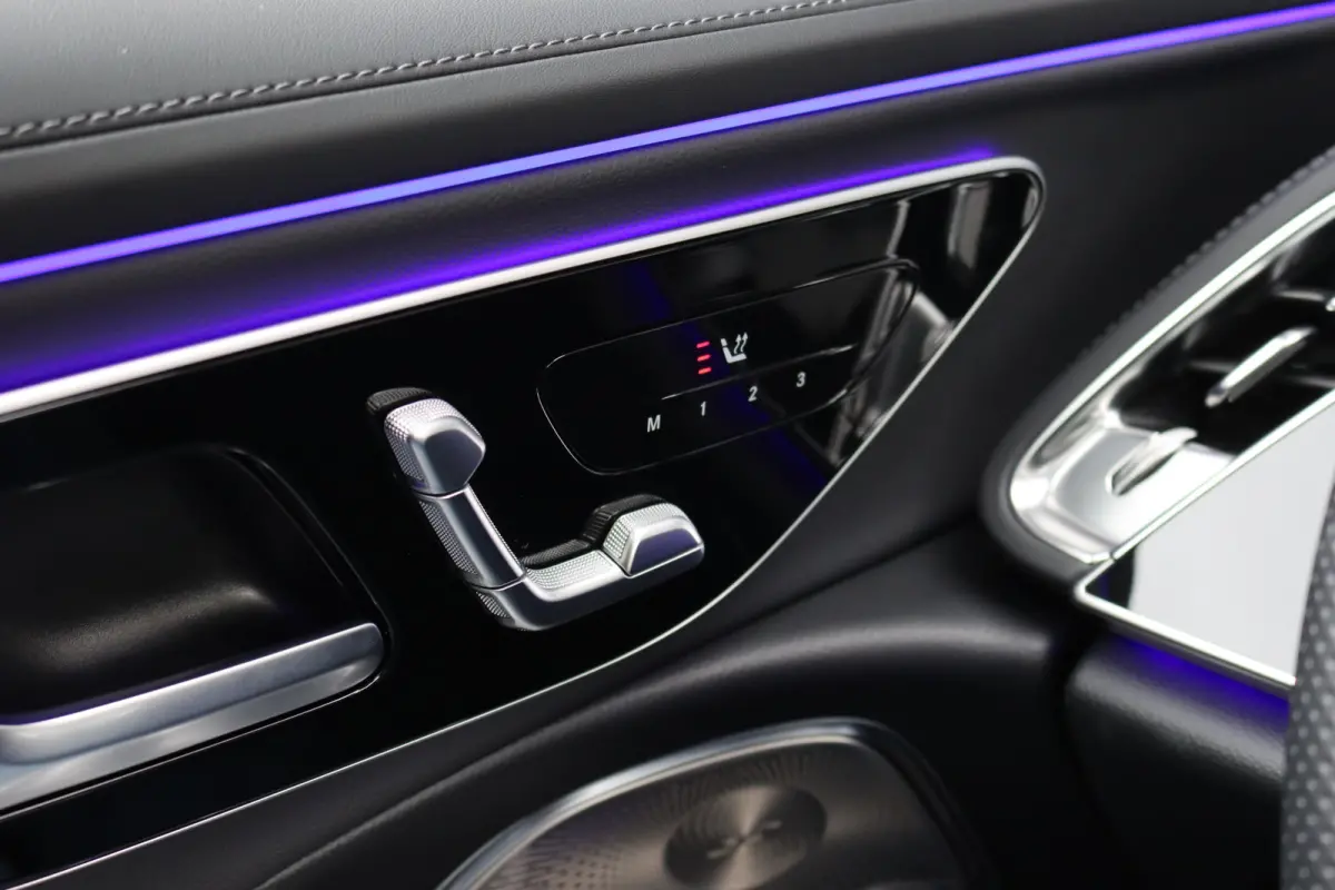400 e 4MATIC AMG Line | Luchtvering | Achterasbesturing | Hyperscreen | Distronic+ | Trekhaak | Digital Light | HUD | Burmester | Achterbank Verwarmd |3D-Display |