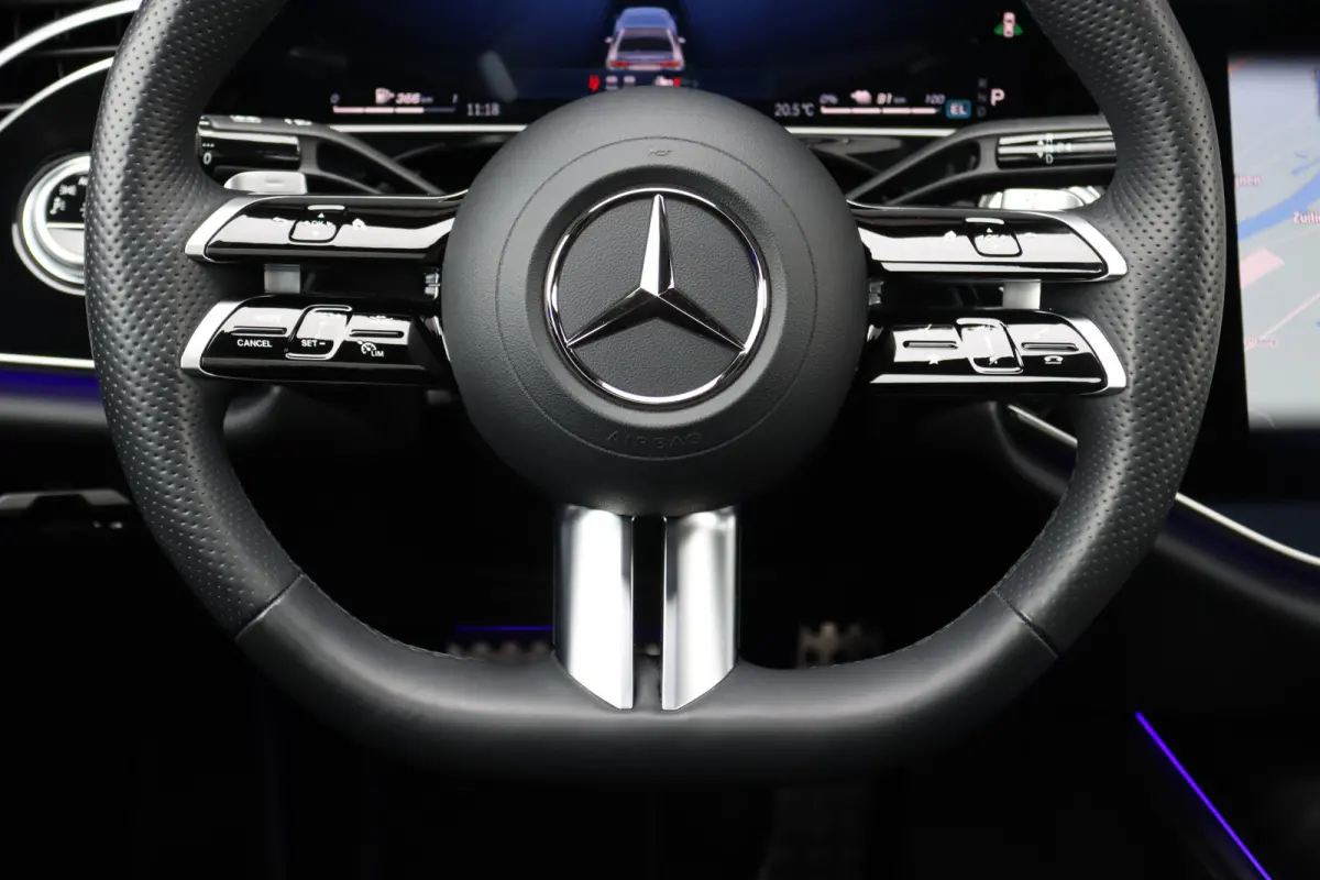 400 e 4MATIC AMG Line | Luchtvering | Achterasbesturing | Hyperscreen | Distronic+ | Trekhaak | Digital Light | HUD | Burmester | Achterbank Verwarmd |3D-Display |