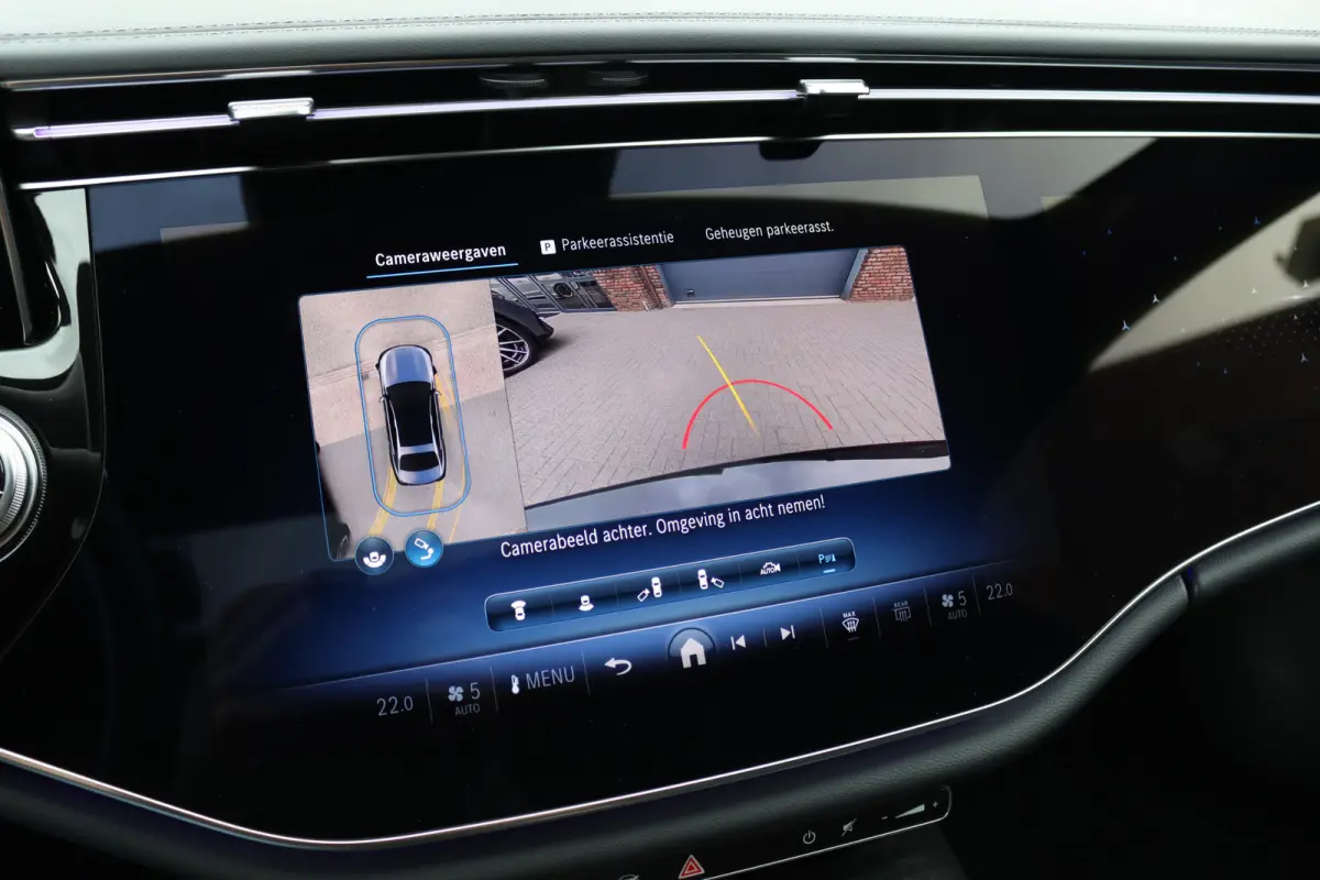 400 e 4MATIC AMG Line | Luchtvering | Achterasbesturing | Hyperscreen | Distronic+ | Trekhaak | Digital Light | HUD | Burmester | Achterbank Verwarmd |3D-Display |