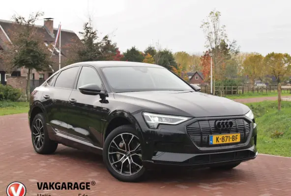 55 quattro edition 95 kWh | SOH 92% | DAB | Black Optic | Parkeersensoren | NL-Auto |