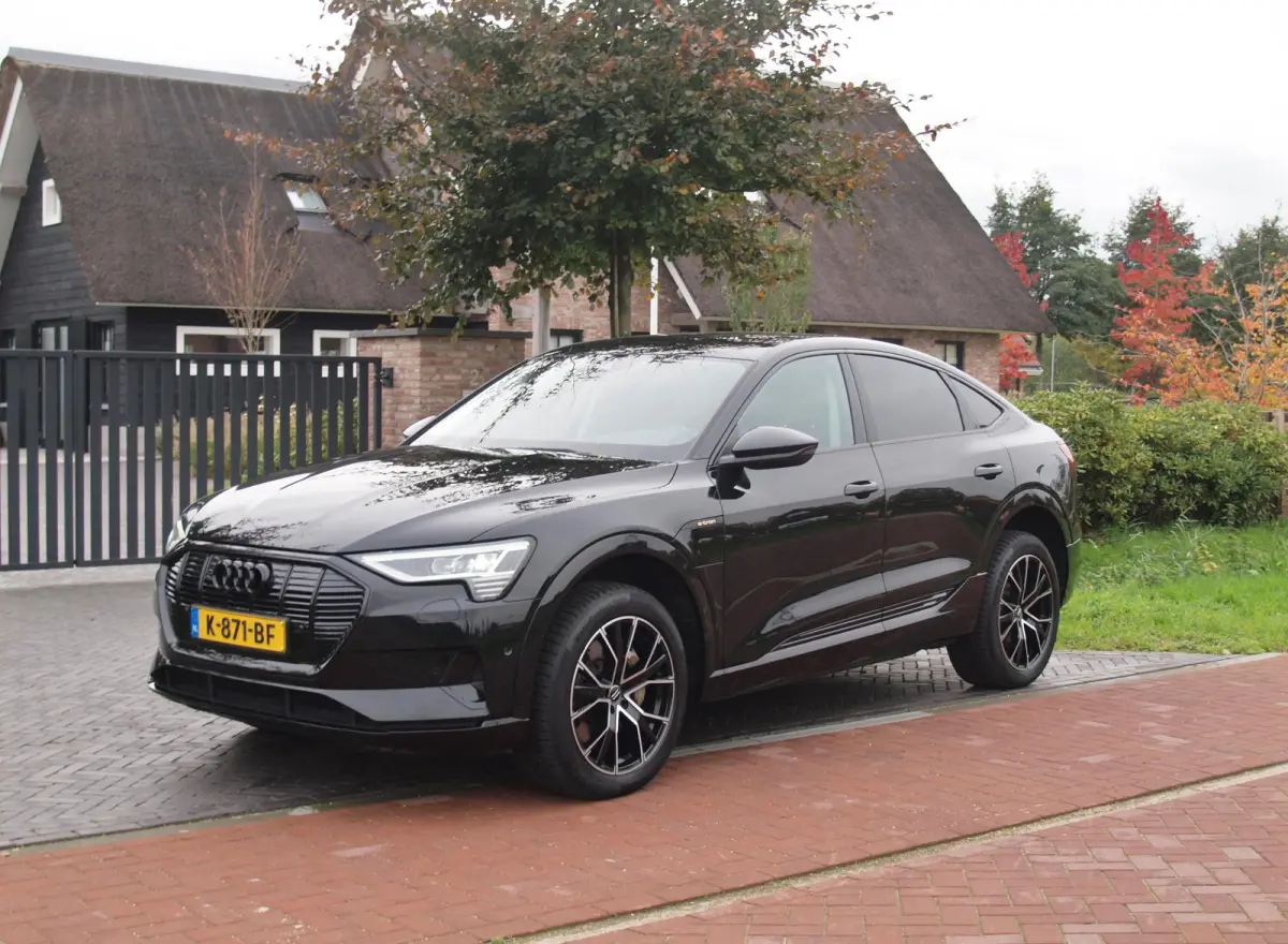 55 quattro edition 95 kWh | SOH 92% | DAB | Black Optic | Parkeersensoren | NL-Auto |