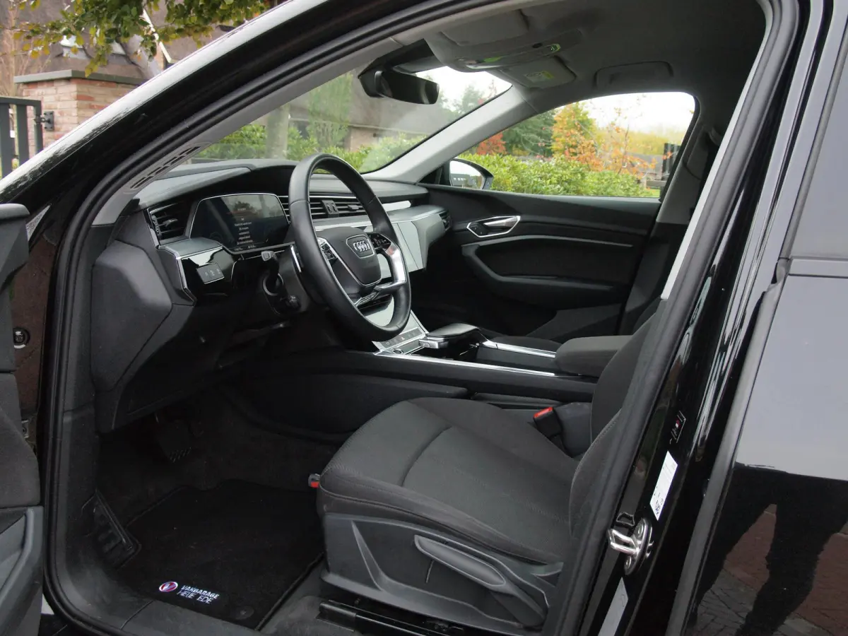 55 quattro edition 95 kWh | SOH 92% | DAB | Black Optic | Parkeersensoren | NL-Auto |