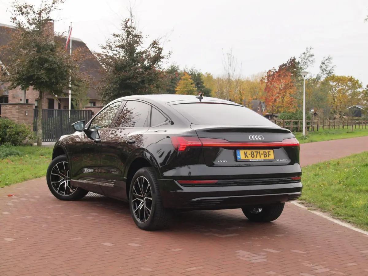 55 quattro edition 95 kWh | SOH 92% | DAB | Black Optic | Parkeersensoren | NL-Auto |