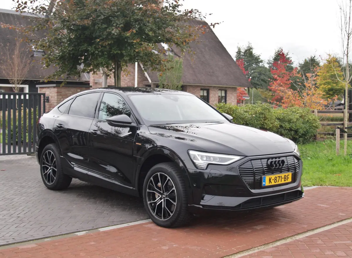 55 quattro edition 95 kWh | SOH 92% | DAB | Black Optic | Parkeersensoren | NL-Auto |