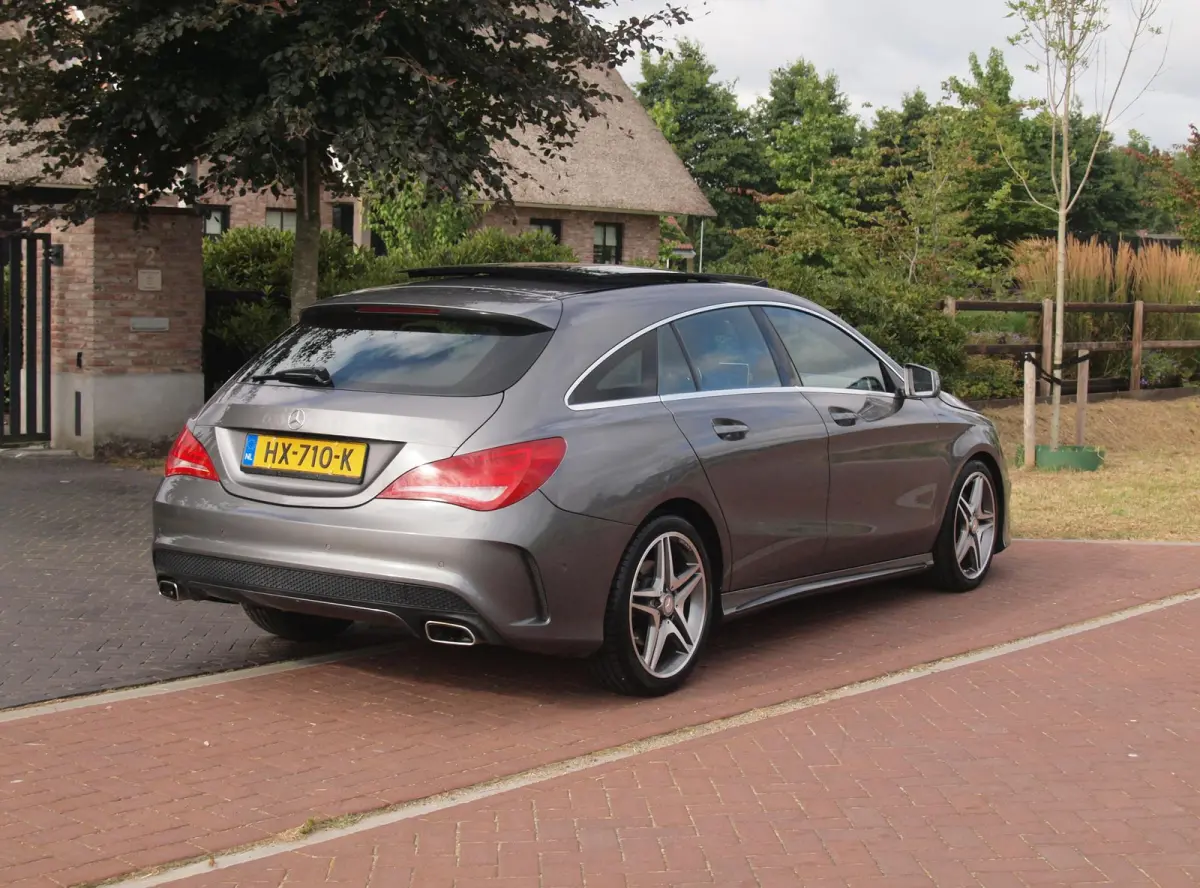 180 Ambition | AMG-Pakket | Panoramadak | Parkeersensoren | Sportstoelen | Cruise Control |