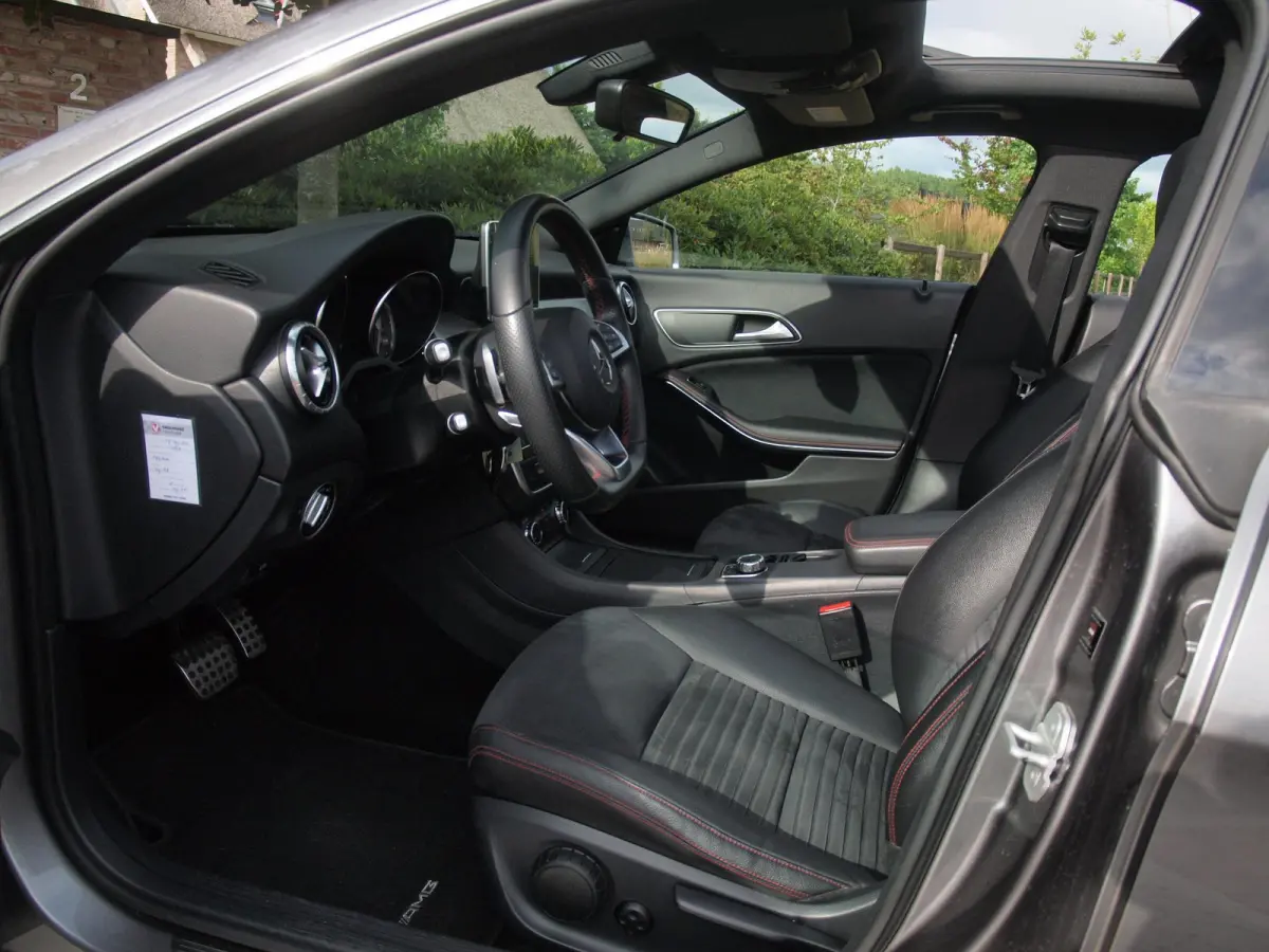 180 Ambition | AMG-Pakket | Panoramadak | Parkeersensoren | Sportstoelen | Cruise Control |