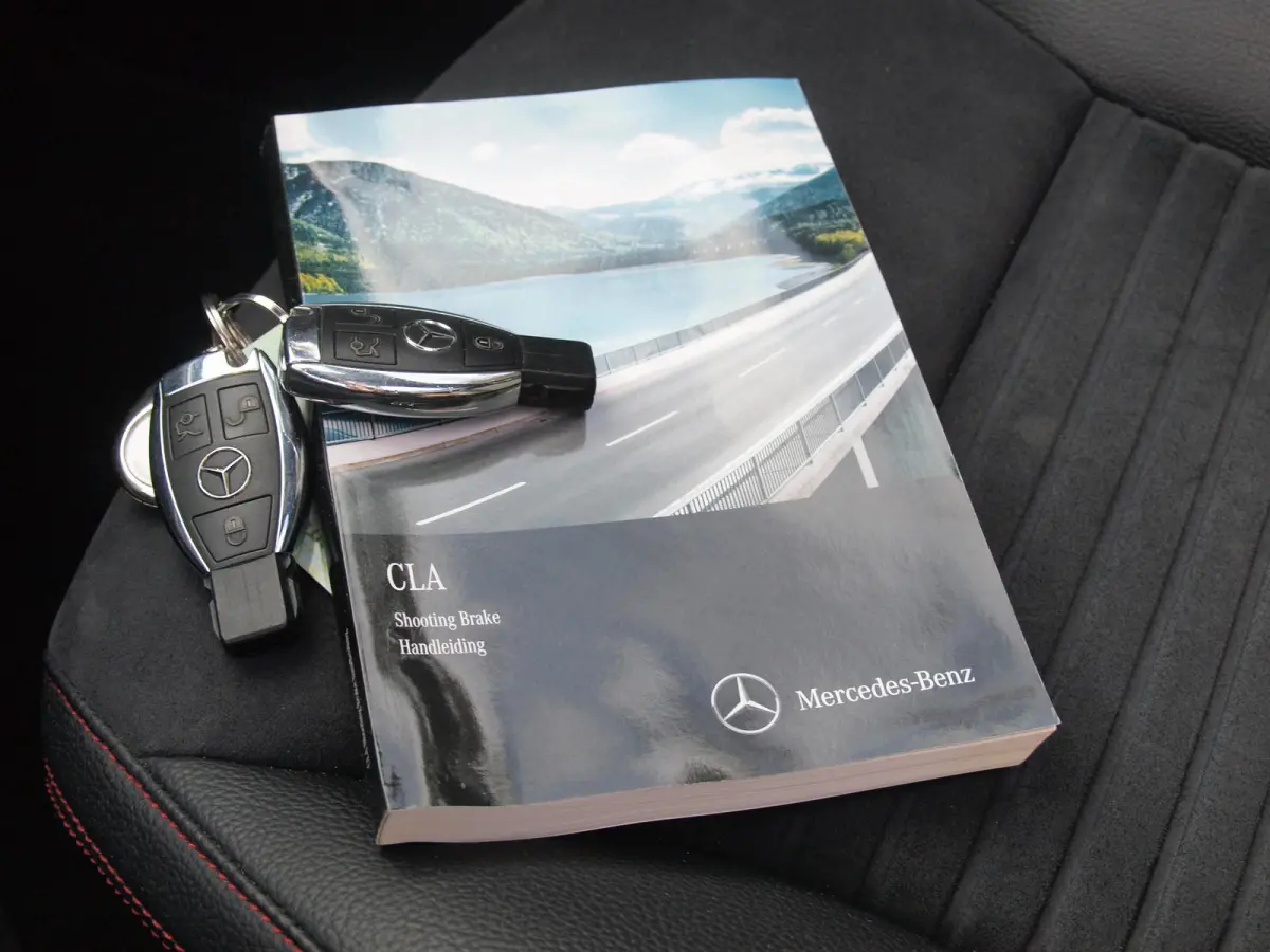 180 Ambition | AMG-Pakket | Panoramadak | Parkeersensoren | Sportstoelen | Cruise Control |