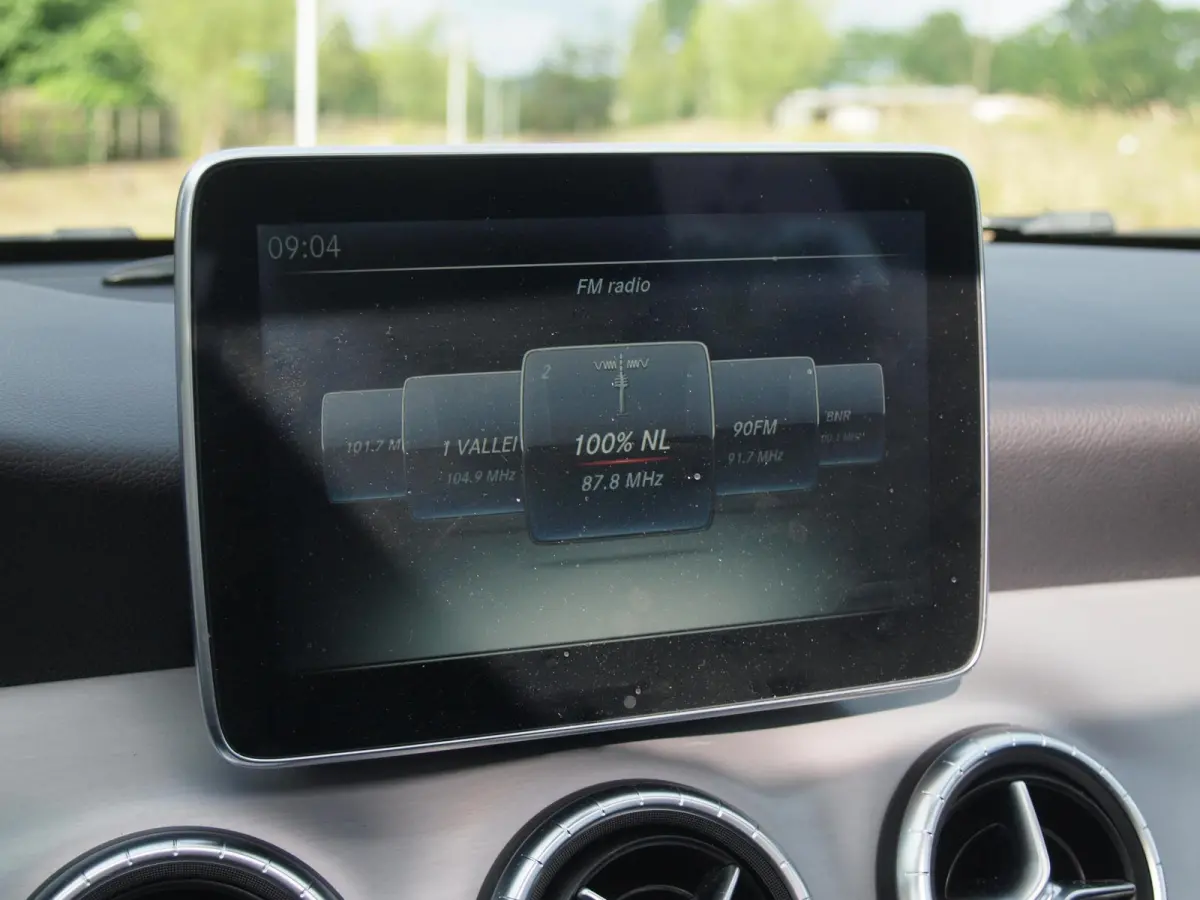 180 Ambition | AMG-Pakket | Panoramadak | Parkeersensoren | Sportstoelen | Cruise Control |