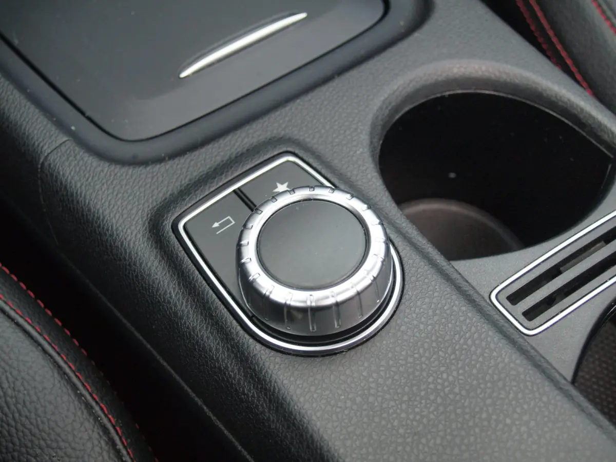 180 Ambition | AMG-Pakket | Panoramadak | Parkeersensoren | Sportstoelen | Cruise Control |