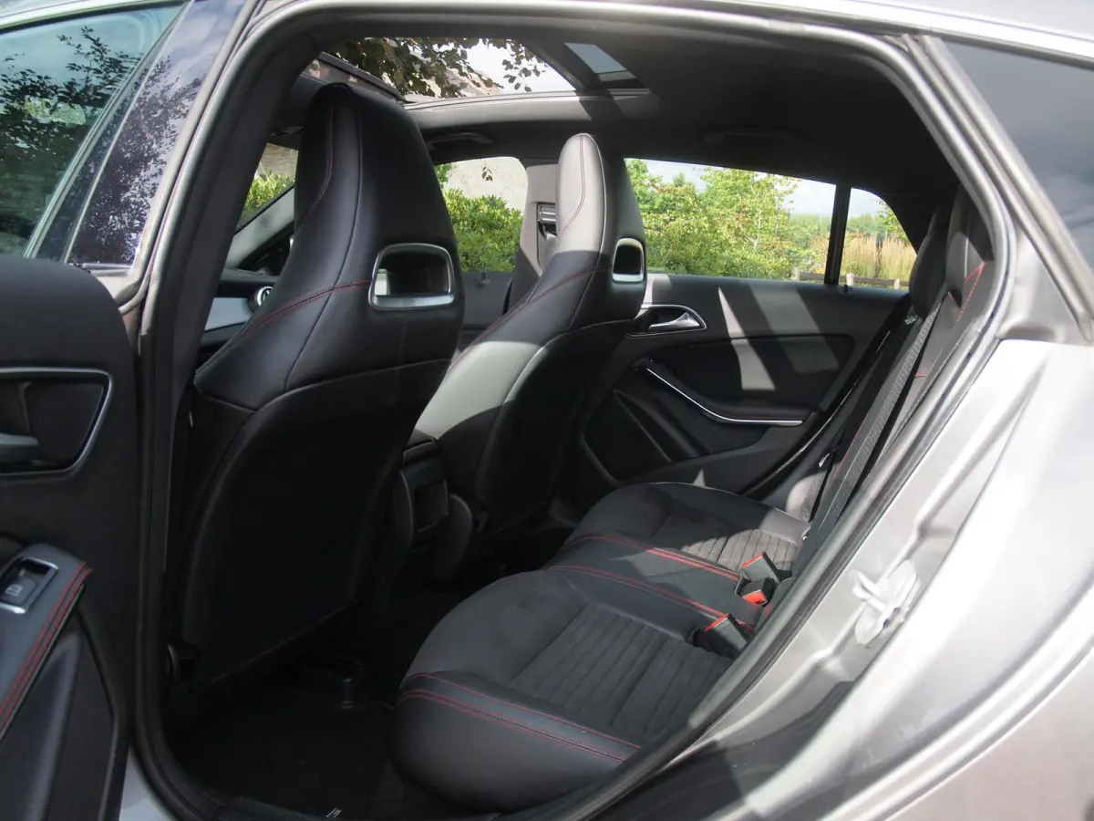 180 Ambition | AMG-Pakket | Panoramadak | Parkeersensoren | Sportstoelen | Cruise Control |