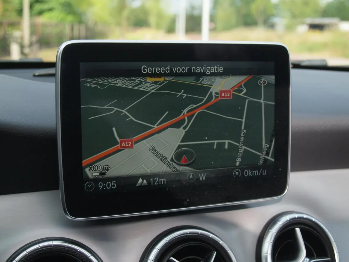 180 Ambition | AMG-Pakket | Panoramadak | Parkeersensoren | Sportstoelen | Cruise Control |