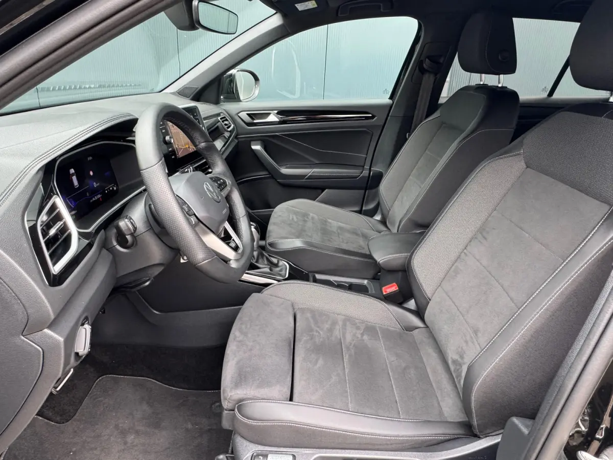 1.5 TSI * R-Line * Trekhaak * Camera achterzijde * Visueel Cockpit *
