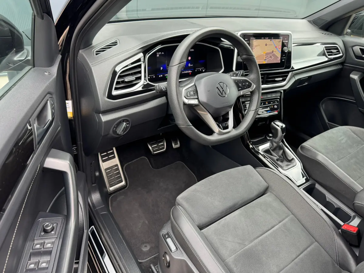 1.5 TSI * R-Line * Trekhaak * Camera achterzijde * Visueel Cockpit *