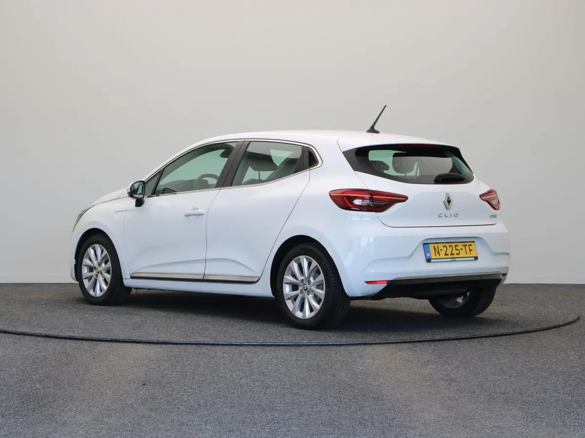 E-Tech Hybrid 140pk Intens | Cruise control | Climate control | Achteruitrijcamera | Navigatie | Apple carplay / Android auto |