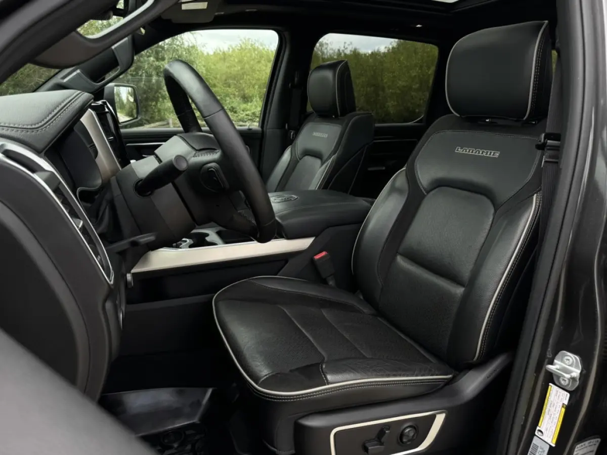 1500 LARAMIE 5.7L V8, 1E EIG, DEALER ONDERH, LIMITED WIELEN, PANO, 360, H&K, BLIS, ACC, LUCHTVERING