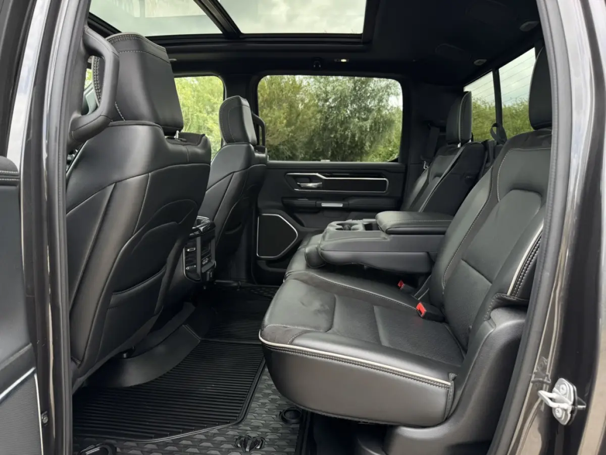 1500 LARAMIE 5.7L V8, 1E EIG, ONDERH HISTORIE, LIMITED WIELEN, PANO, 360, H&K, BLIS, ACC, LUCHTVERING