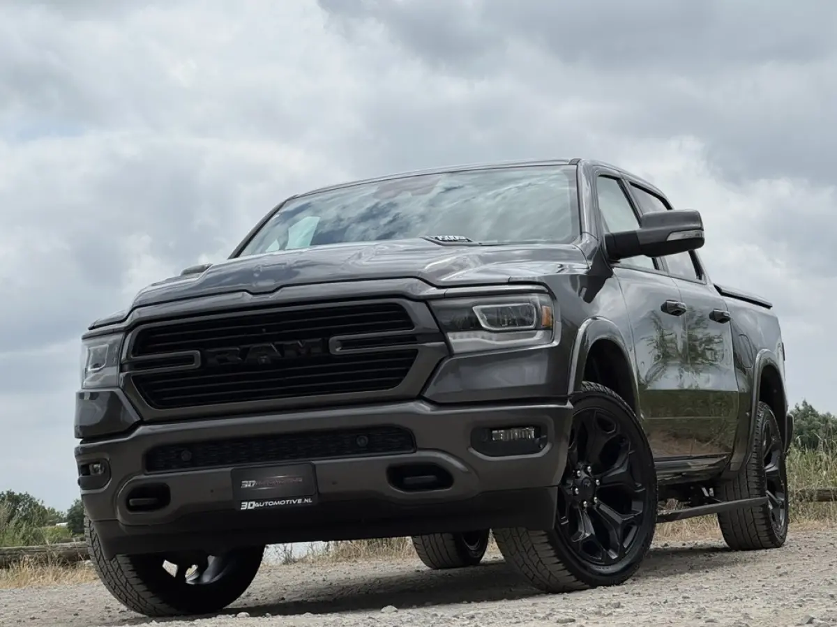 1500 LARAMIE 5.7L V8, 1E EIG, DEALER ONDERH, LIMITED WIELEN, PANO, 360, H&K, BLIS, ACC, LUCHTVERING