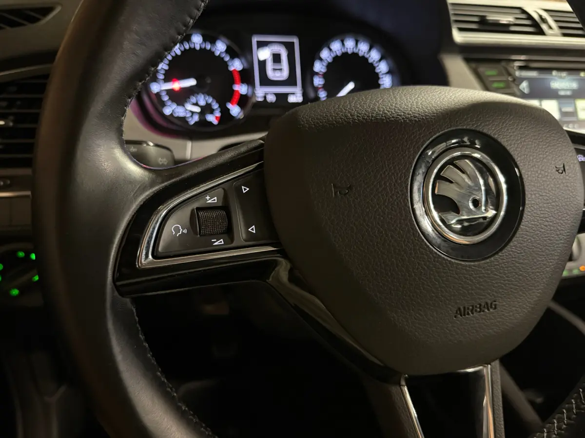 1.0 TSI Drive - Navi - PDC - Cruisecontrol