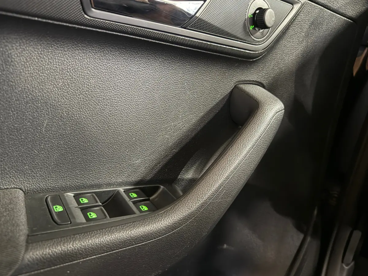 1.0 TSI Drive - Navi - PDC - Cruisecontrol