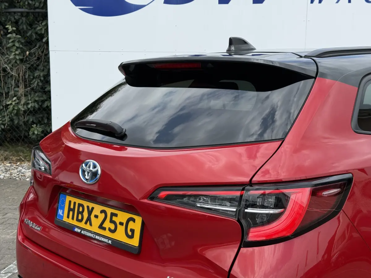 2.0 Hybrid Team D | Trekhaak | ACC | CarPlay | Camera | Keyless | 17 inch