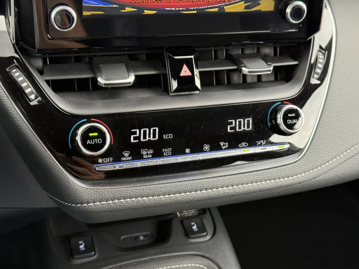 2.0 Hybrid Team D | Trekhaak | ACC | CarPlay | Camera | Keyless | 17 inch