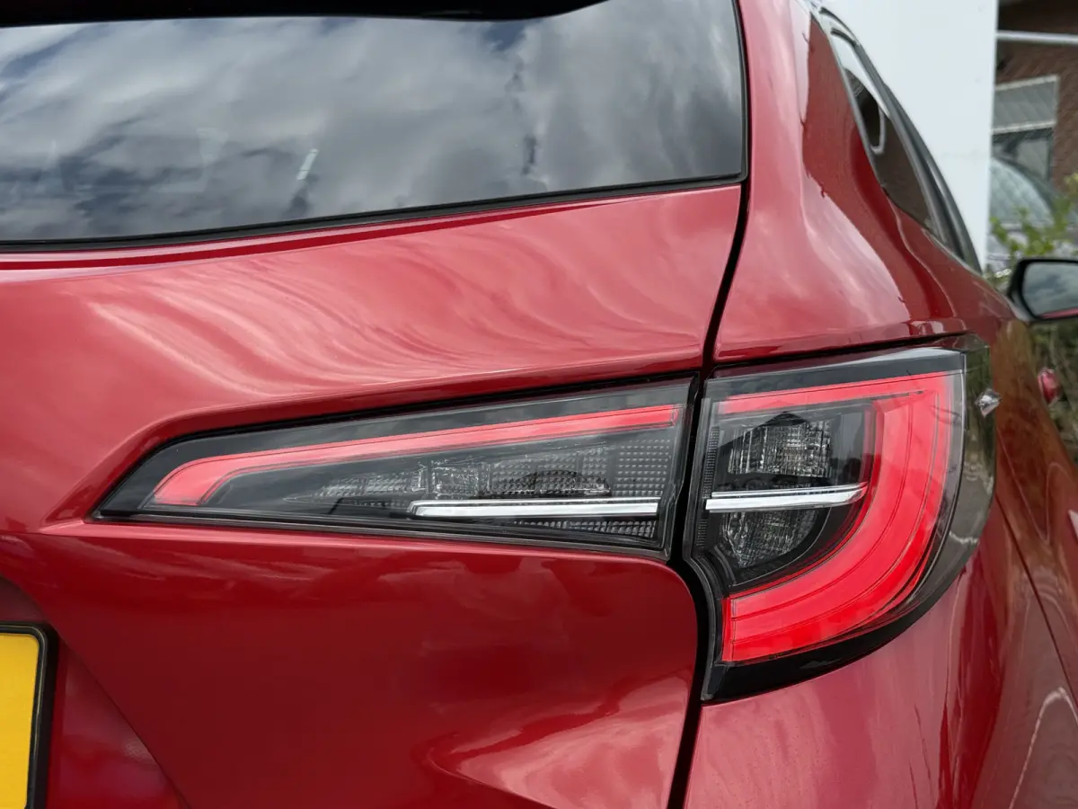 2.0 Hybrid Team D | Trekhaak | ACC | CarPlay | Camera | Keyless | 17 inch