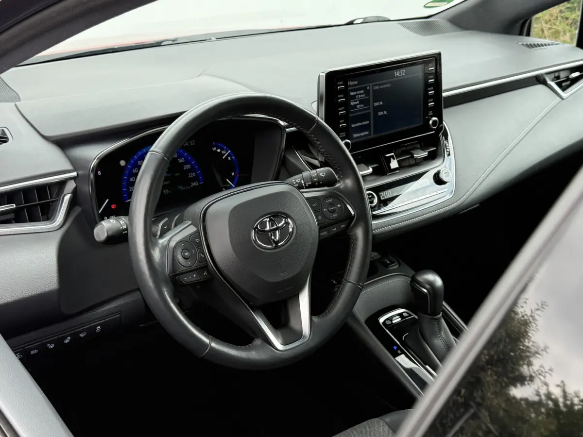 2.0 Hybrid Team D | Trekhaak | ACC | CarPlay | Camera | Keyless | 17 inch