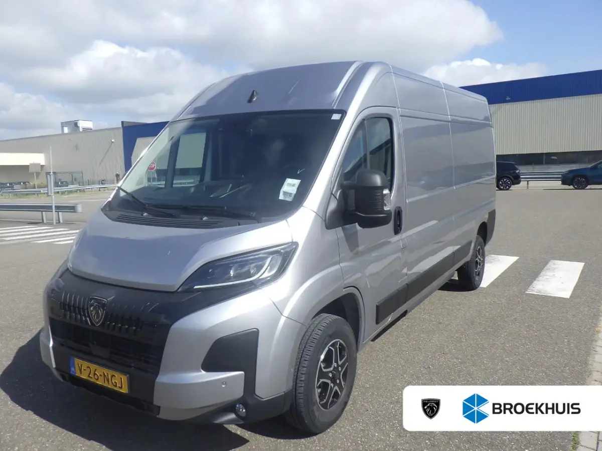 3.5t L3H2 Zwaar 110 kWh | 8 JAAR GARANTIE | CAMERA | DIGITALE BINNESPIEGEL | NAVI | BETIMMERING | DRAADLOOS CARPLAY |
