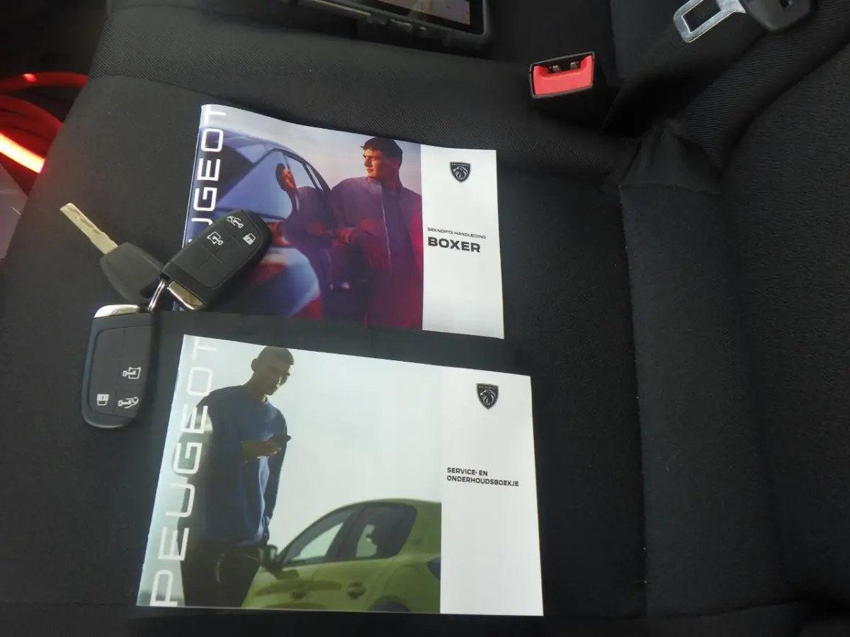 3.5t L3H2 Zwaar 110 kWh | 8 JAAR GARANTIE | CAMERA | DIGITALE BINNESPIEGEL | NAVI | BETIMMERING | DRAADLOOS CARPLAY |