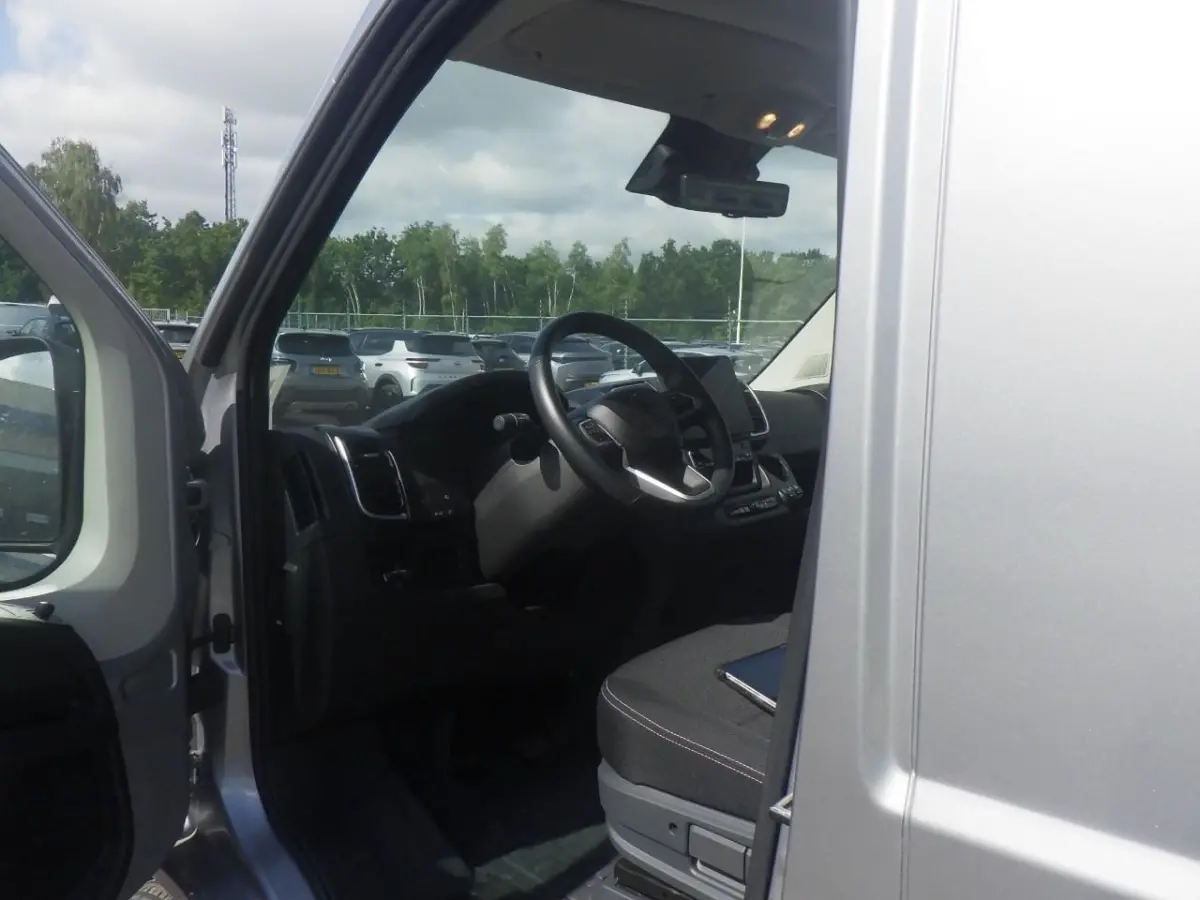 3.5t L3H2 Zwaar 110 kWh | 8 JAAR GARANTIE | CAMERA | DIGITALE BINNESPIEGEL | NAVI | BETIMMERING | DRAADLOOS CARPLAY |