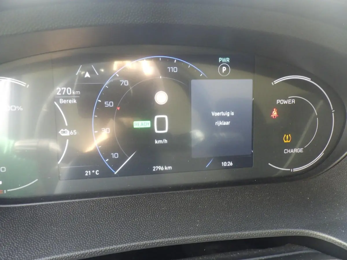 3.5t L3H2 Zwaar 110 kWh | 8 JAAR GARANTIE | CAMERA | DIGITALE BINNESPIEGEL | NAVI | BETIMMERING | DRAADLOOS CARPLAY |