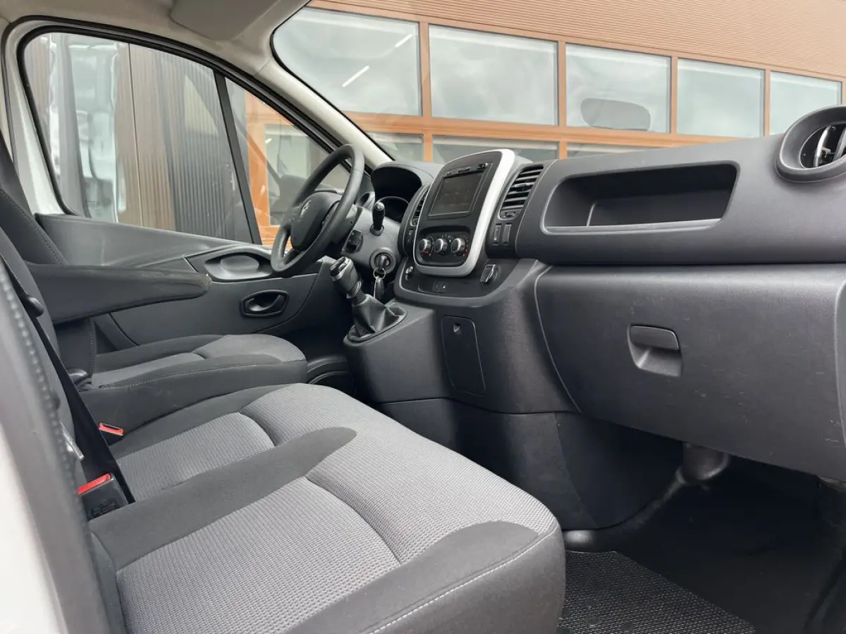 2.0 dCi 120pk E6 Comfort 3p Lease €276 p/m, 2x Schuifdeur, Trekhaak, Airco, Navi, PDC, Led, Cruise controle, Onderhoudshistorie aanwezig