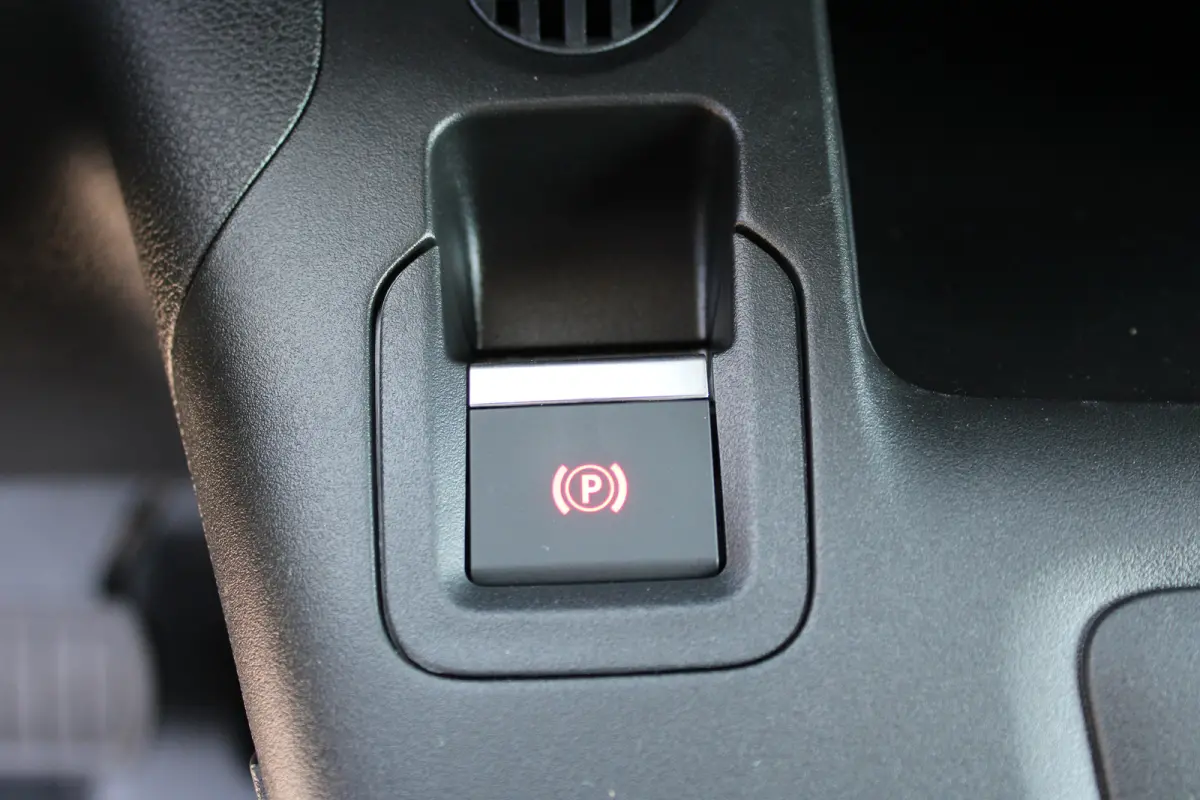 50 kWh | 8 JAAR GARANTIE | VOORSTOELEN VERWARMD | CAMERA | DIGITALE BINNEN SPIEGEL | BETIMMERING | NAVI | DRAADLOOS CARPLAY |