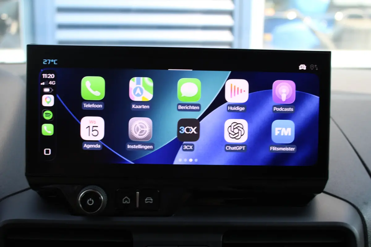 50 kWh | 8 JAAR GARANTIE | VOORSTOELEN VERWARMD | CAMERA | DIGITALE BINNEN SPIEGEL | BETIMMERING | NAVI | DRAADLOOS CARPLAY |
