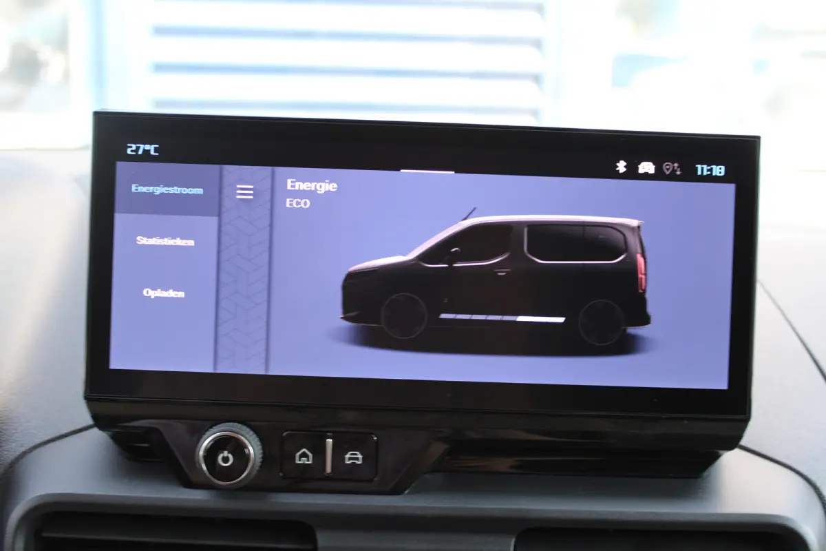 50 kWh | 8 JAAR GARANTIE | VOORSTOELEN VERWARMD | CAMERA | DIGITALE BINNEN SPIEGEL | BETIMMERING | NAVI | DRAADLOOS CARPLAY |