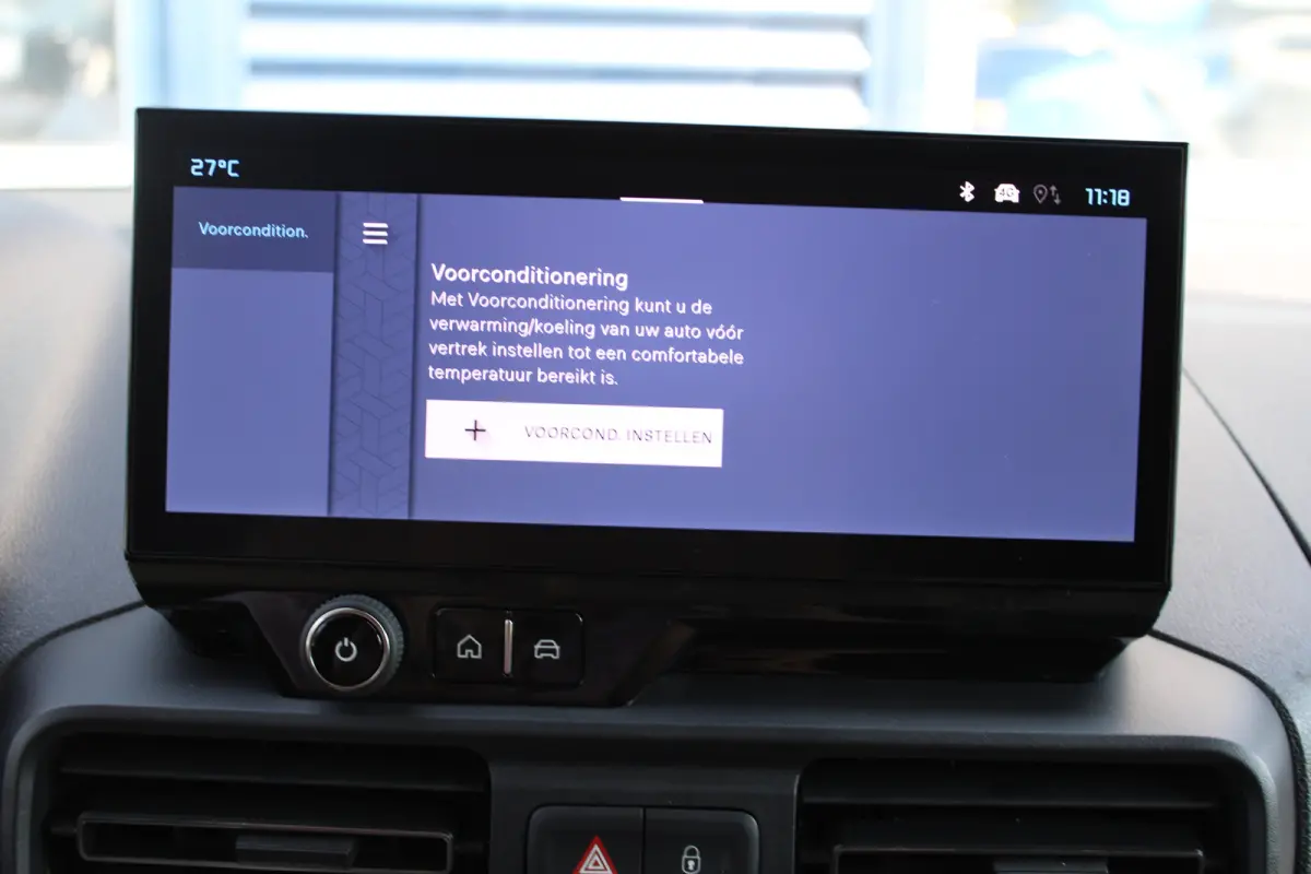 50 kWh | 8 JAAR GARANTIE | VOORSTOELEN VERWARMD | CAMERA | DIGITALE BINNEN SPIEGEL | BETIMMERING | NAVI | DRAADLOOS CARPLAY |