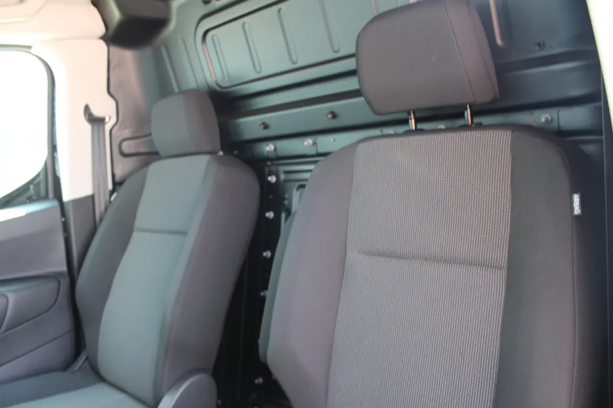 50 kWh | 8 JAAR GARANTIE | VOORSTOELEN VERWARMD | CAMERA | DIGITALE BINNEN SPIEGEL | BETIMMERING | NAVI | DRAADLOOS CARPLAY |