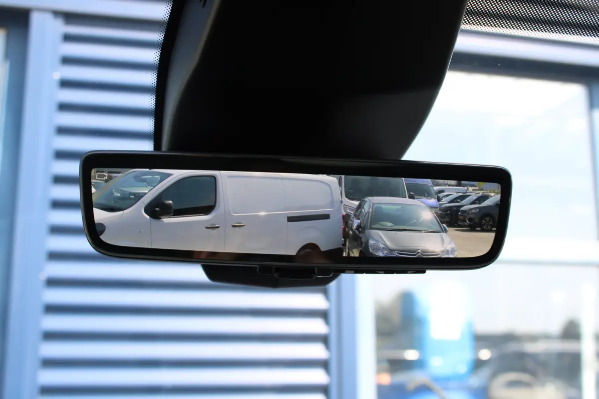 50 kWh | 8 JAAR GARANTIE | VOORSTOELEN VERWARMD | CAMERA | DIGITALE BINNEN SPIEGEL | BETIMMERING | NAVI | DRAADLOOS CARPLAY |