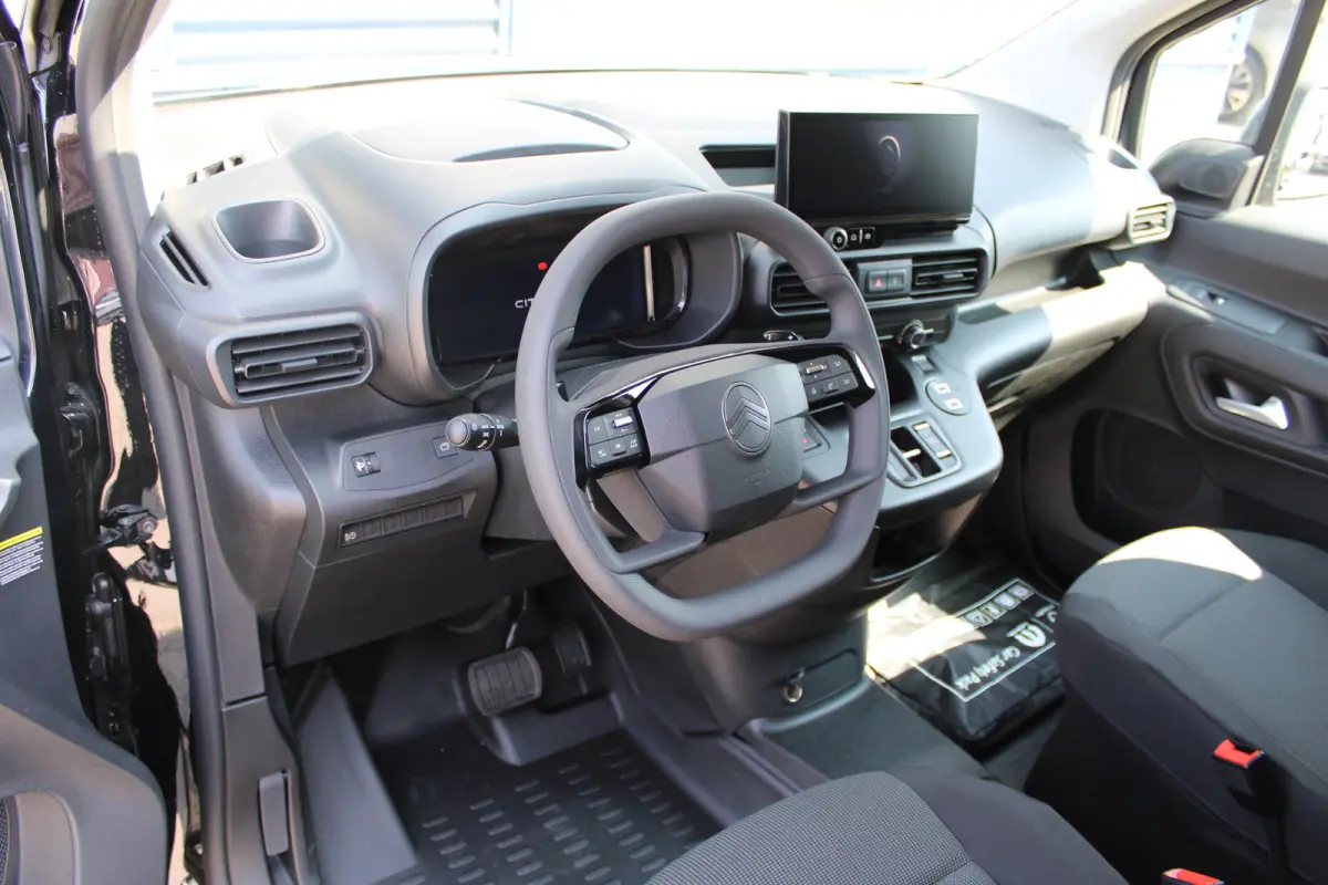 50 kWh | 8 JAAR GARANTIE | VOORSTOELEN VERWARMD | CAMERA | DIGITALE BINNEN SPIEGEL | BETIMMERING | NAVI | DRAADLOOS CARPLAY |